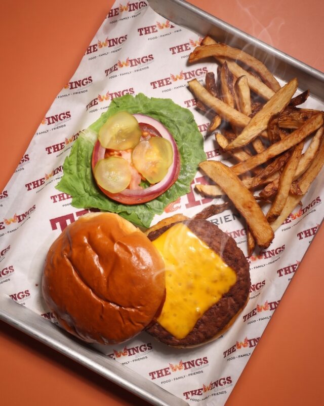 Simple. Classic. Perfect. 🍔🔥
A cheeseburger that just hits.

📍 5000 Pecan Blvd, McAllen, TX
👉 Come get yours.

#TheWingsStadium #RGVFood #BurgerTime
